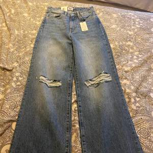 Aldrig använda jeans. Från lager 157. Storlek XS. Pris kan diskuteras vid snabb affär.