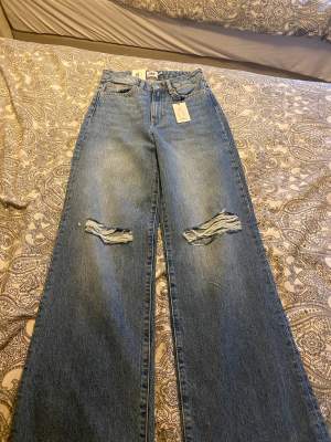 Aldrig använda jeans. Från lager 157. Storlek XS. Pris kan diskuteras vid snabb affär.