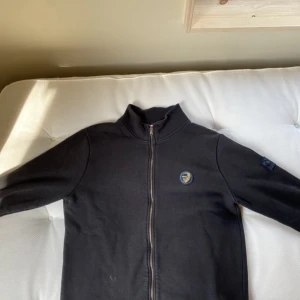 Snygg Ace tröja - Bra skick har använt ganska många gånger. Kan komma ner i pris