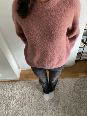 Tjocktröja  - En mysig tjocktröja till hösten. Andvänd få gånger. Köparen står för frakt. 