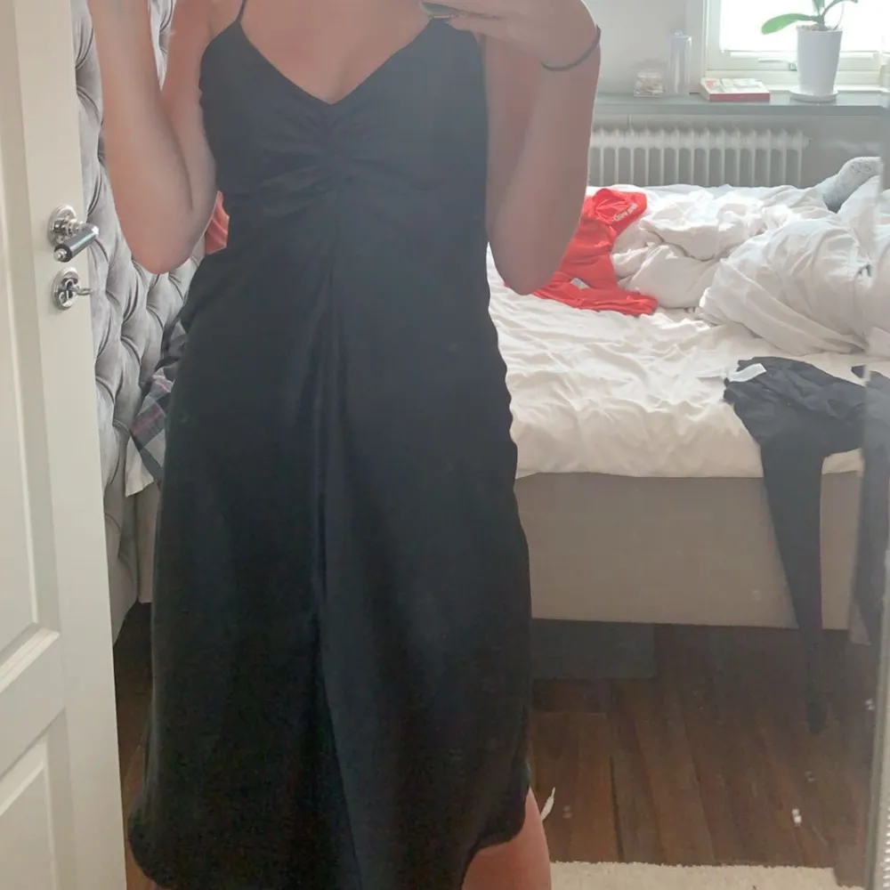 Superfin zara klänning som jag köpte sommaren 2020! Nypris 400kr. Klänningar.