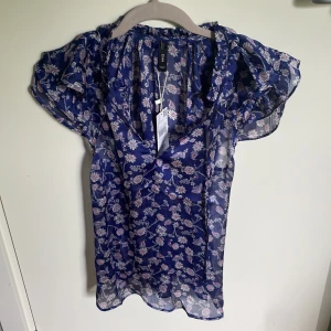 Blus från mango - Söt blus med prislapp kvar!