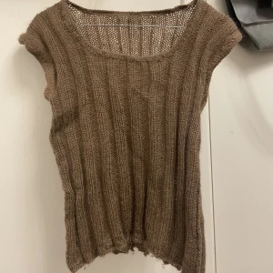 stickad topp - Brun stickad tröja köpt på humana…. 