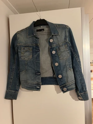 Jeansjacka vintage  - Vintage jeansjacka från crocker i storlek xs 