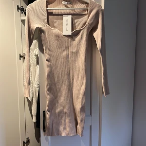 Tight klänning Chiquelle (one size) - Tight klänning Chiquelle (one size)