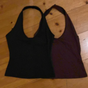 Två halstertoppar - Två jätte fina toppar i svart och brun 