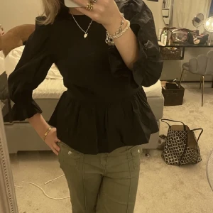 Volangblus  - Jäääätte fin volangblus! Kan gå ner i pris vid snabb affär 😊