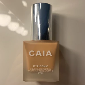 Caia foundation  - Helt ny aldrig använd. Säljer då jag råka beställa fel färg 🫶🏼köpt för 325 och säljer för 150 exklusive frakt 🩷hör av er vid frågor eller om fler bilder önskas
