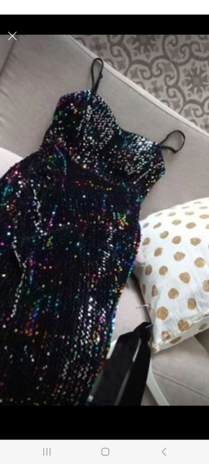 Helt ny oanvänd festklänning - Strl XL mer som M Aldrig använd 