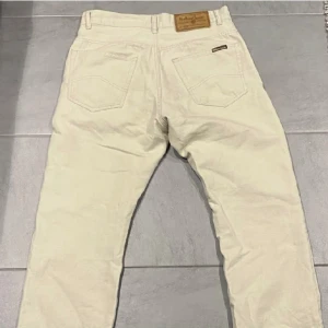 Marblo Jeans - säljer dessa snygg jeans från Marblo! lite tunnare i matetialet så perfekt till sommaren och våren! 149kr+frakt