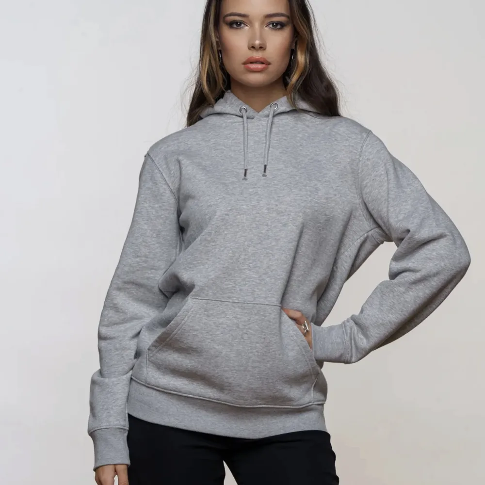 Säljer min sparsamt använda mi amor hoddie i strl S❤️ . Neuletakit & Villapaidat.