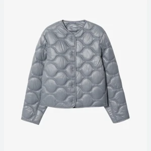 Mango jacka - Säljer min oanvända mango jacka då den inte kommer till användning! Superfin 🙏🏼