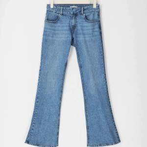 Lågmidjade jeans från Gina Tricot, aldrig använda, slutsålda på hemsidan, storlek 36🤍 Kontakta mig för fler bilder