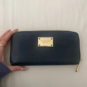Michael Kors - Bra skick, knappt använd plånbok