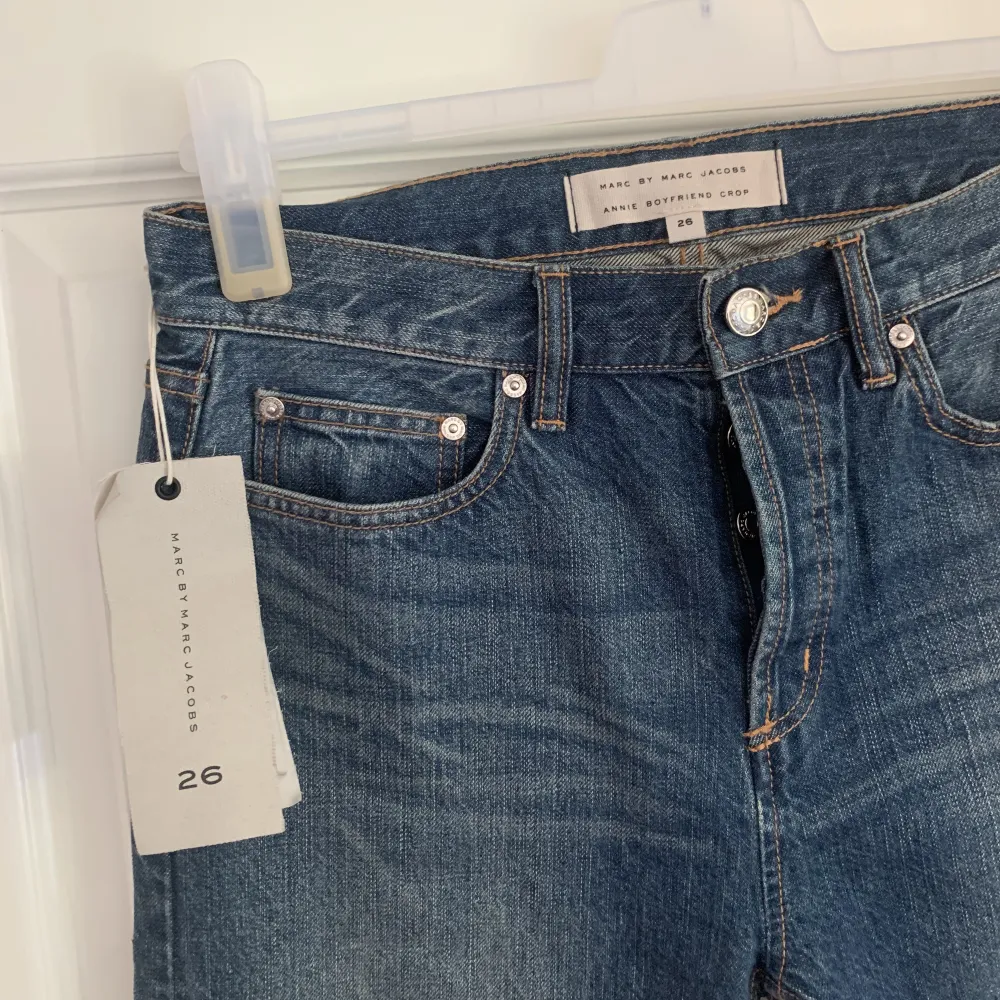 Helt nya jeans från Marc Jacobs. Storlek 26.. Jeans & Byxor.