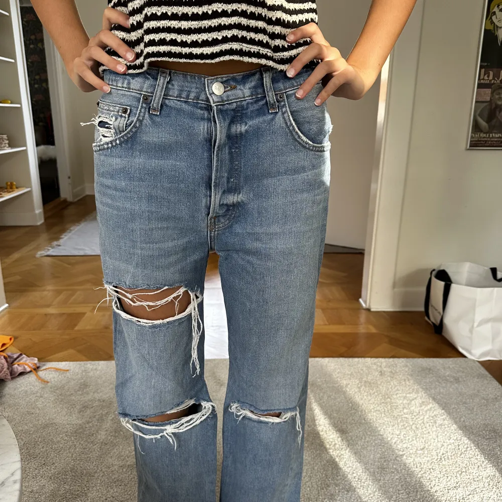 Sjukt snygga reformation jeans, haft dem länge därav priset🥰. Jeans & Byxor.