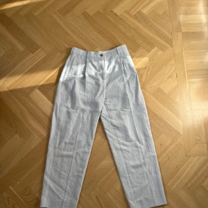 Acne studios kostymbyxor - Säljer acne studios kostymbyxor.Nypris:3000 kr och de är knappt använda.