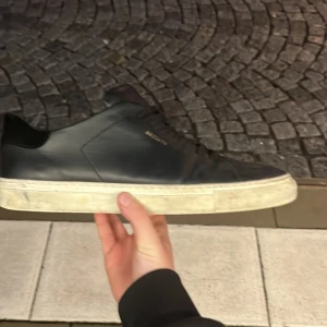 Arigatos  - Säljer dessa skor för att dem använda inte så mycket längre men dem funkar att gå i 