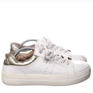 Sneakers med guldkant - Sneakers 