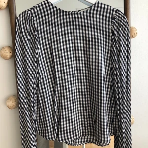 Blus rutig  - Nytt skick🤎