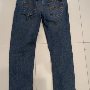 Nudie jeans - Hej säljer mina helt oanvända nudie jeans. Hör av er för fler bilder