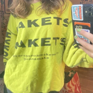 Vintage sweatshirt  - Vintage sweatshirt i neongul/grön.
