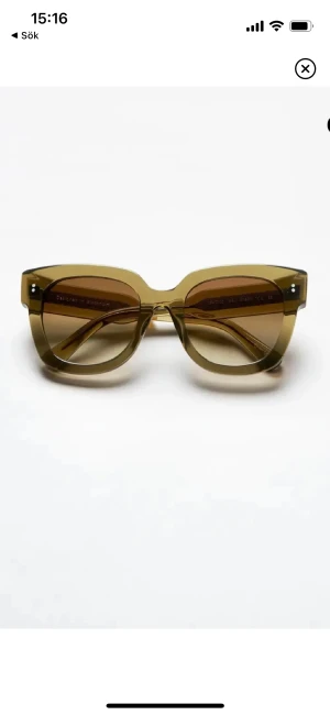 Chimi solglasögon  - Jag säljer mina nya chimis då de inte kommit till användning💘 Kontakta för privata bilder! Allt förekommer till✨