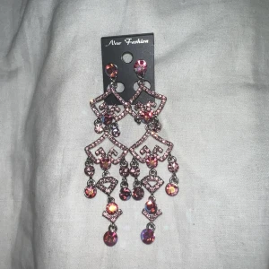 Örhängen - Örhängena är oanvända 