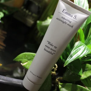 Emma s - Nattmask från Emma s inköpt i våras. Använd ca två-tre gånger, i princip full. 100kr plus frakt