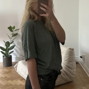 T-shirt  - (är 160 cm och vanligtvis en XS/S)