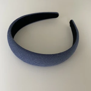 Diadem - Säljer då det inte kommer till använding💓💓köparen står för frakt