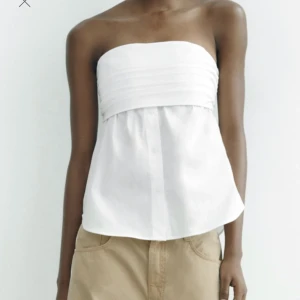 Vit topp zara - Superfin vit topp från zara som inte kommer till användning. Storlek S, i nyskick🤩🙌🏼 250kr plus frakt