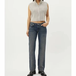 Arrow low straight jeans  - Säljer dessa arrow low straight jeans från weekday, aldrig använda💕 Köparen står för frakten 