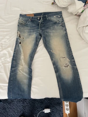 Dondup jeans - Fått av morsan för ett par år sedan men bara legat i garderoben och säljer för behöver lite snabba pengar
