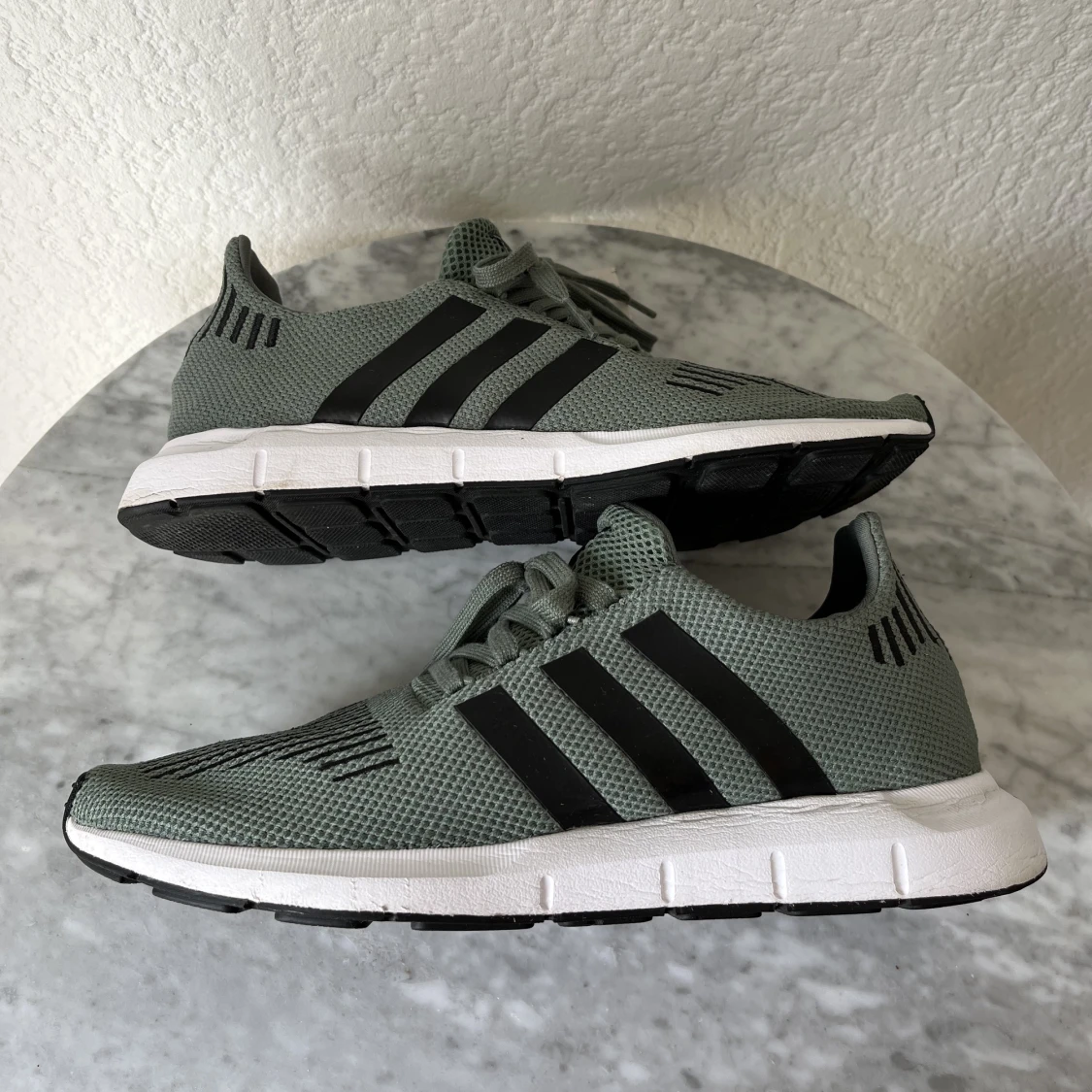 adidas Originals Swift Run CG4115