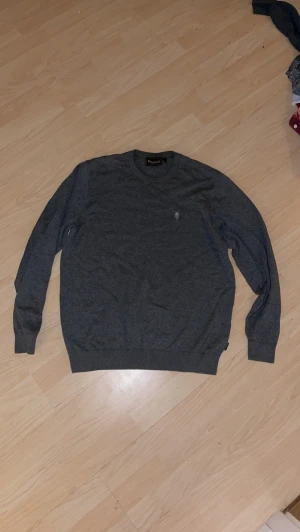 Pinewood tröja - Bra kvalitet och knappast använd