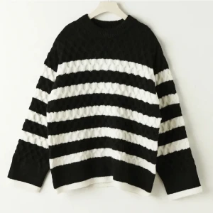 Tröja från Gina  - Jättefin och mjuk tröja ifrån Gina tricot! Xs men sitter perfekt overzised 💘