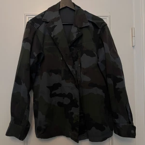 Quatre filles jacka - Supersnygg camouflagejacka från quatre filles💙 använd fåtal gånger