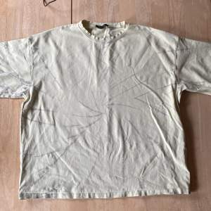 Oversized tie dye t-shirt, från Missguided i strl EUR36 