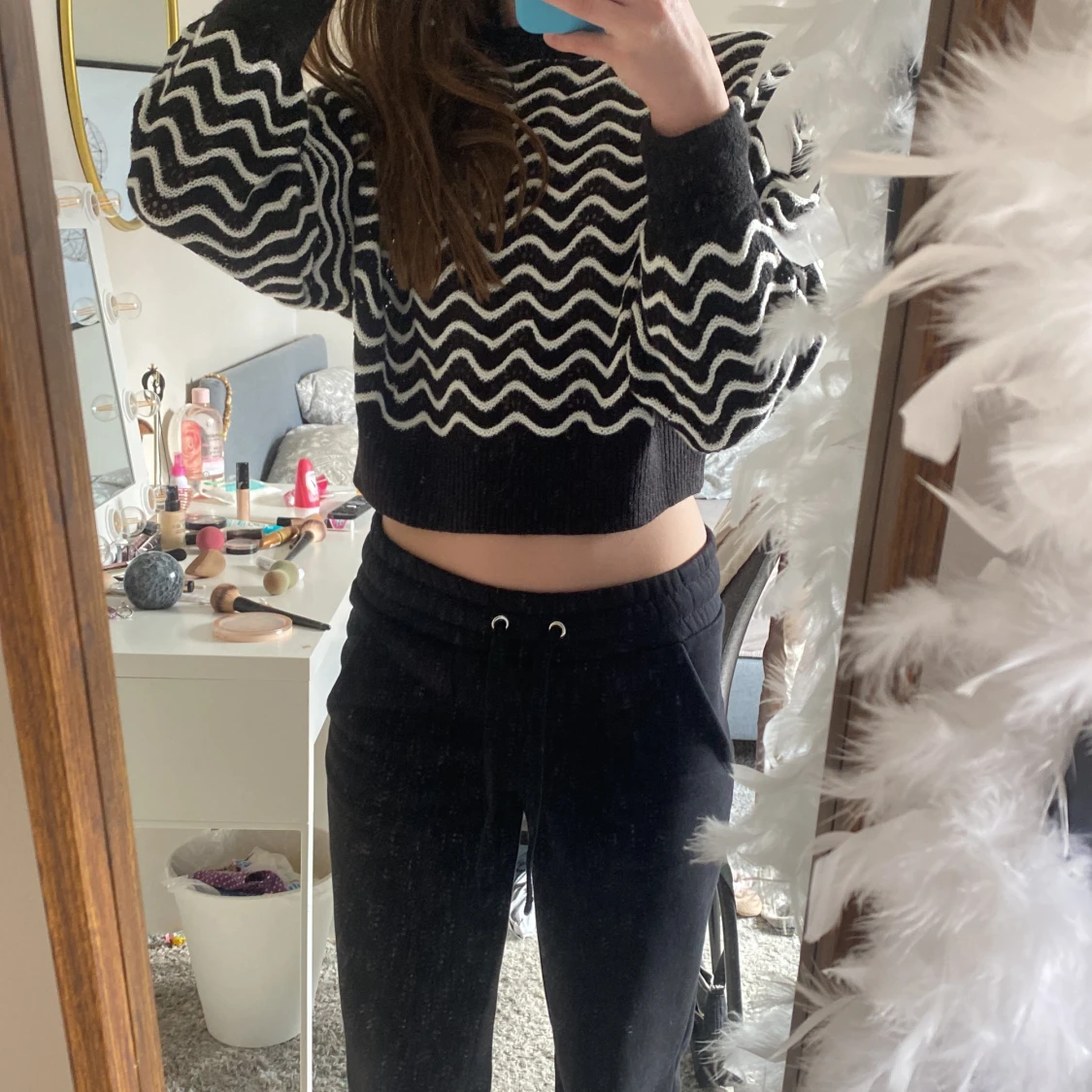 Stickad svart och vit tröja h&m