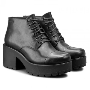 Stövletter Vagabond dion - Sparsamt använda vagabondskor. Riktigt sköna. Fattas ett skosnöre. Se bild. 