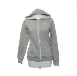 Champion zipup - En jättefin champion huvtröja, säljer för den inte kommer till användning! ☺️