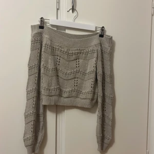 Offshoulder tröja  - Så snygg, från only! Väldigt väldigt sparsamt använt. Nypris 250kr ish💓
