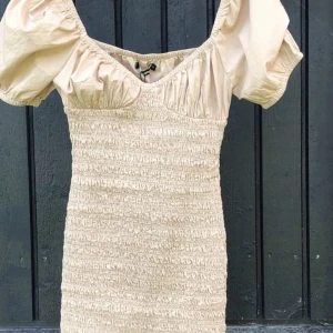 Sommarklänning beige  - Oanvänd🫶🏼 prislapp kvar 