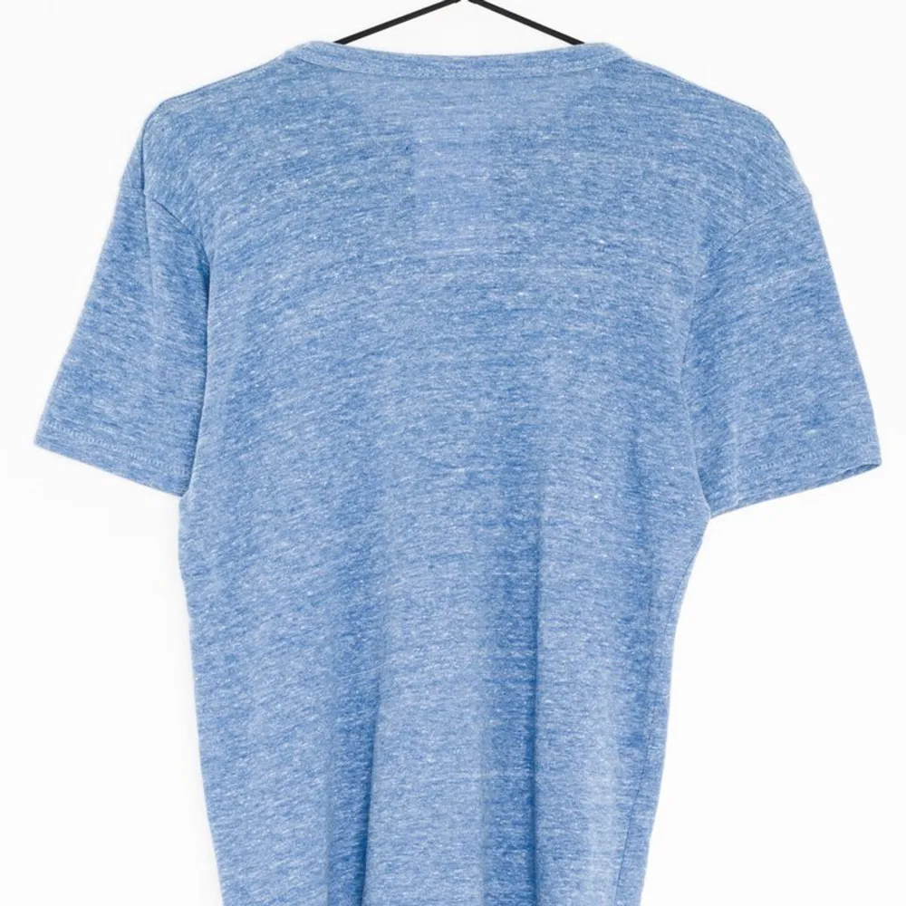 Blå Marc Jacobs T-shirt i storlek S. Bra skick!. T-shirts.
