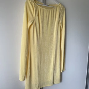 Oanvänd klänning  - Från NAKD. Storlek 40