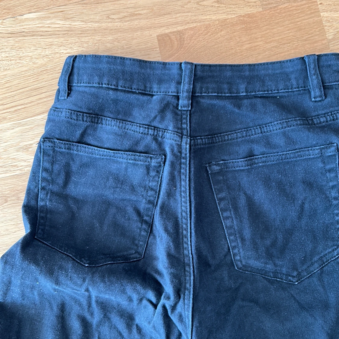 Svarta vida byxor - 91