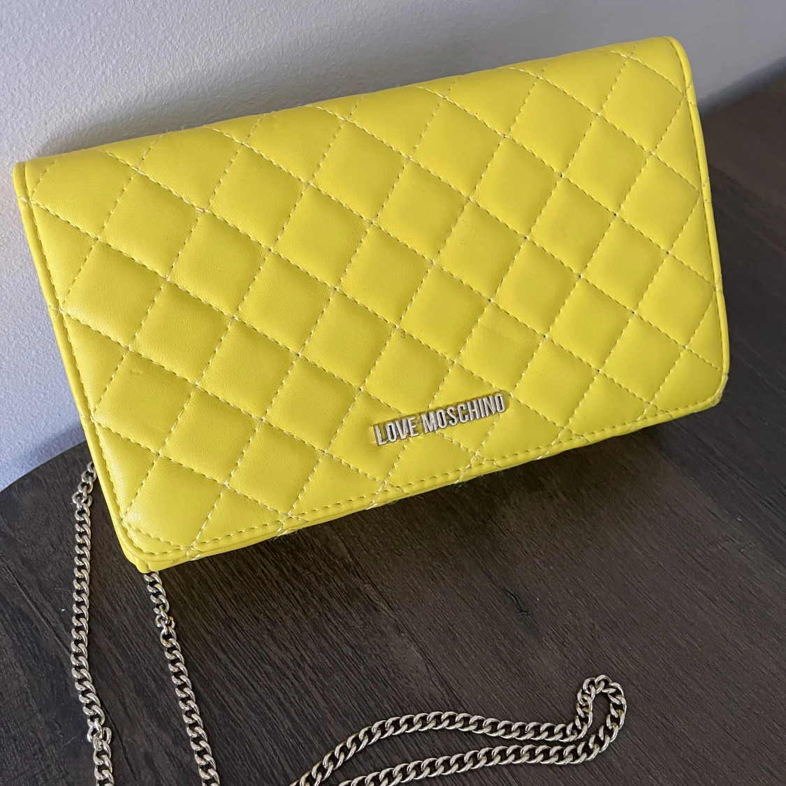 Superfin love moscino-väska 