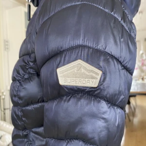 Superdry dunjacka - Superfin dunjacka från Superdry. Storlek M, mycket bra skick. 
