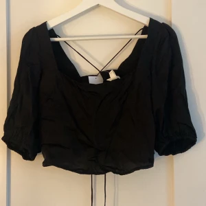 Topp - Topp från HM, storlek S, pris 90 kr, köparen står för frakten🌸